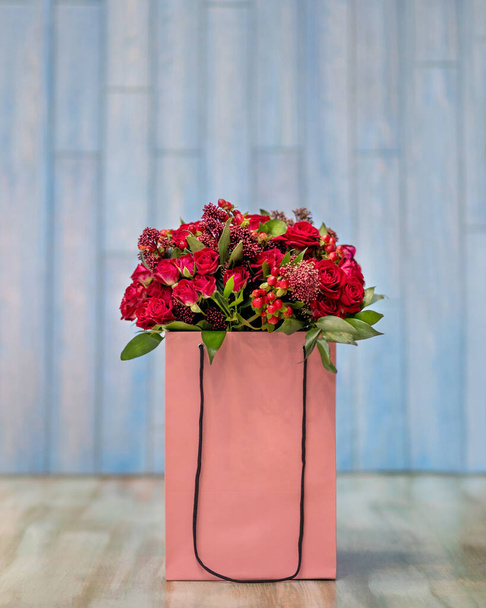 Букет золотой розы в коробке
 - Фото, изображение