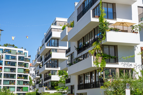 Moderne luxe flatgebouwen gezien in Berlijn, Duitsland - Foto, afbeelding