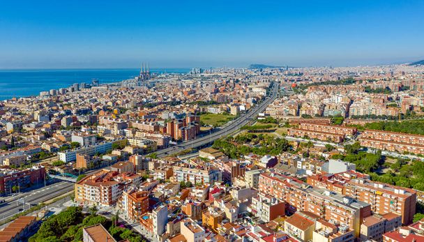 panorama da cidade de Barcelona Espanha, Da montanha de Badalona
 - Foto, Imagem
