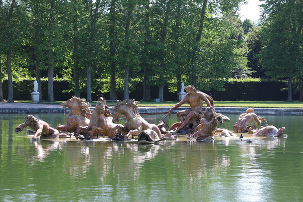 ヴェルサイユ宮殿の噴水の詳細 - 写真・画像