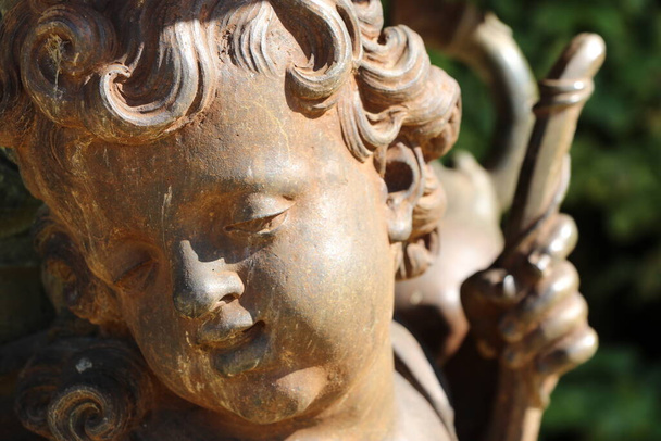 Скульптура в садах Версальского дворца - Фото, изображение