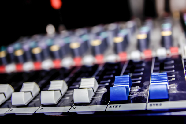 muziek mixer met kanaal - Foto, afbeelding