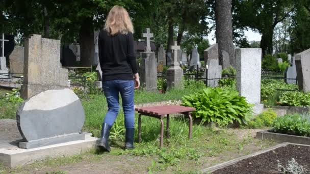 Woman depressed cemetery - Footage, Video