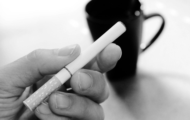 elektronické par Bateriově napájený e cigareta v černé a bílé - Fotografie, Obrázek