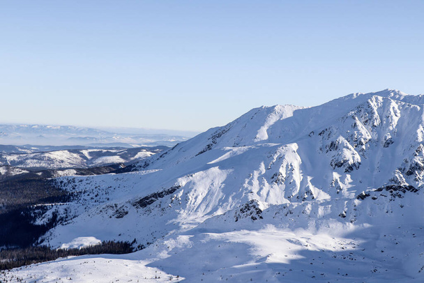 Piękny widok zimowy na polskie góry - Zdjęcie, obraz