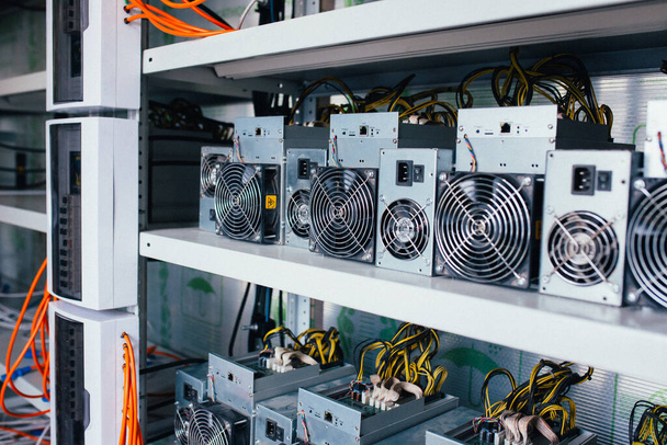 ASIC miners are on the shelf - Foto, afbeelding