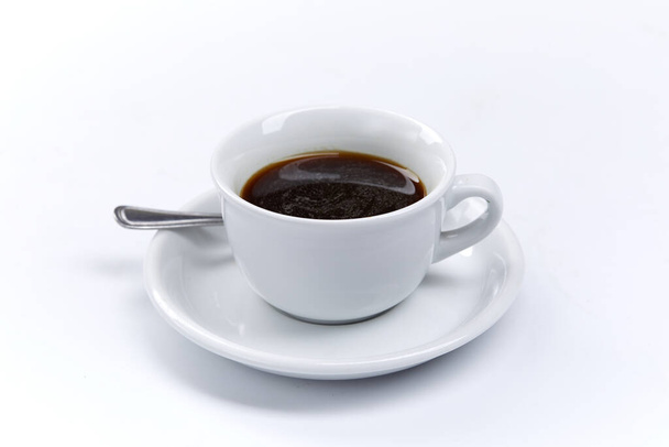 tazza di caffè isolato su sfondo bianco, vista da vicino  - Foto, immagini