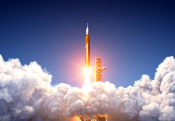 ビッグ・ヘビー・ロケット宇宙打ち上げシステム - 写真・画像