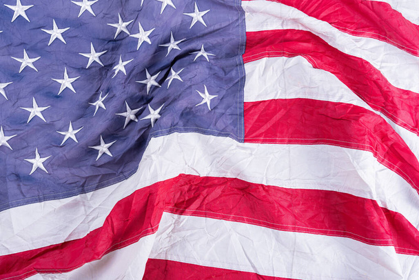 アメリカ国旗。アメリカの記念日、大統領の日、退役軍人の日、労働者の日、独立または7月4日のお祝いのために。トップ表示、テキストのコピースペース. - 写真・画像