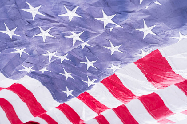 Αμερικανική σημαία. Για την Ημέρα Μνήμης των ΗΠΑ, την Ημέρα των Προέδρων, την Ημέρα των Βετεράνων, την Ημέρα της Εργασίας, την Ανεξαρτησία ή την 4η Ιουλίου. Πάνω προβολή, αντιγραφή χώρου για κείμενο. - Φωτογραφία, εικόνα