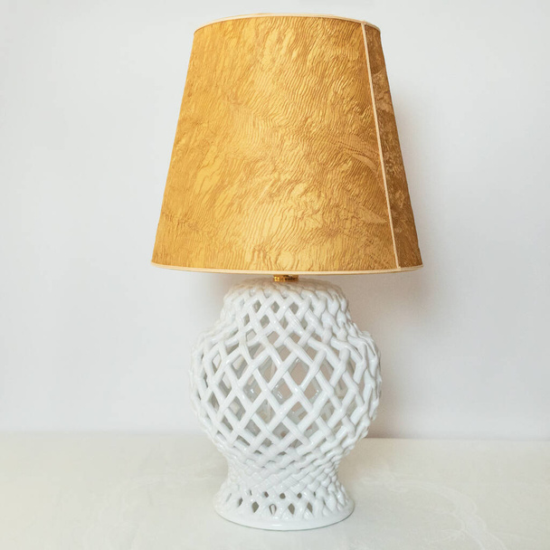 Home Lamp, Strahl Innendekor isoliert auf weißem Hintergrund - Foto, Bild
