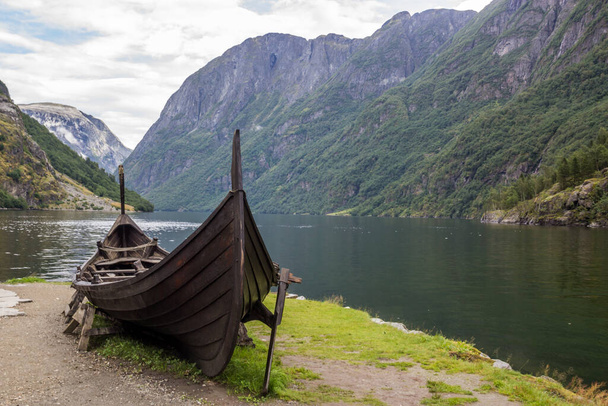 Gudvangen Viking village on Naeroyfjord in Norway - Фото, зображення