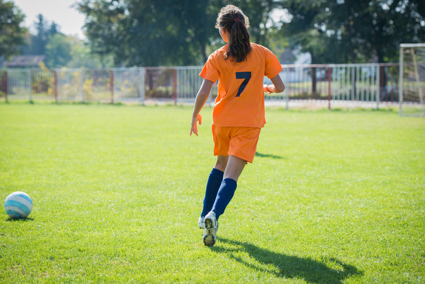 meisje voetbal - Foto, afbeelding