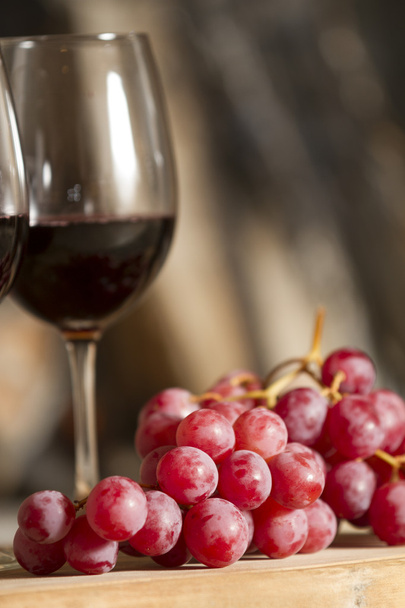 Wine cup and grapes - Photo, image