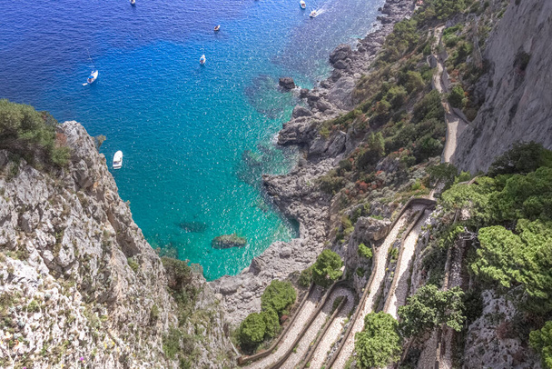 View of Via Krupp from Gardens of Augustus descending to Marina Piccola sea, Capri Island, Italy. - Foto, afbeelding