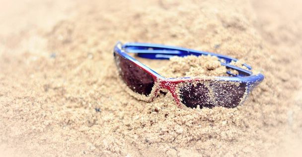 Sonnenbrille zur Verbesserung von Aussehen und Persönlichkeit - Foto, Bild