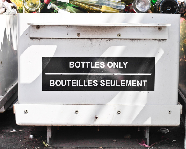Reciclaje de botellas
 - Foto, Imagen