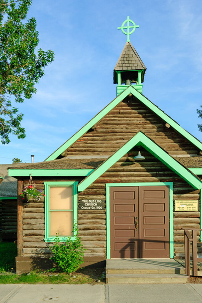 The Old Log Church, une église anglicane, construite en 1900 à Whitehorse, Territoire du Yukon, Canada - Photo, image