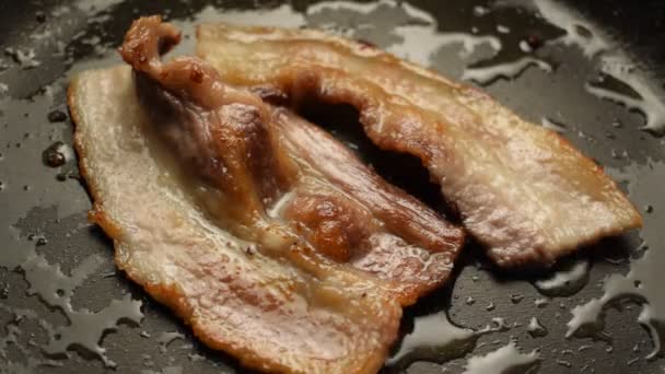 Œuf cuit et bacon dans la casserole - Séquence, vidéo