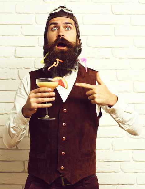 surprised handsome bearded pilot - Fotografie, Obrázek