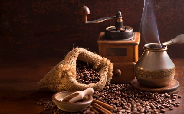 fried bright with smoky grains, coffee beans background - Fotoğraf, Görsel