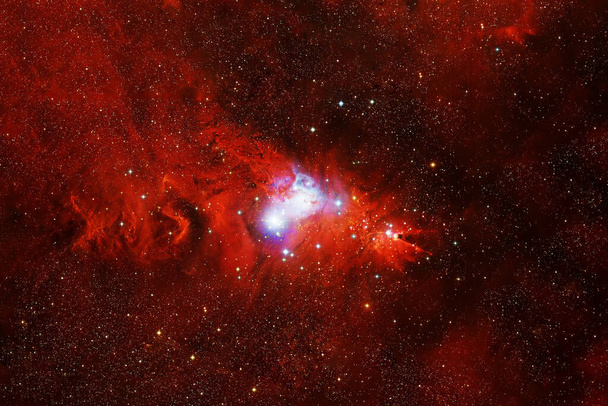 Rote Galaxie mit Sternen. Elemente dieses Bildes wurden von der NASA zur Verfügung gestellt. Hochwertiges Foto - Foto, Bild