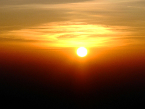 Auringonnousu Siinain vuoren huipulla
 - Valokuva, kuva