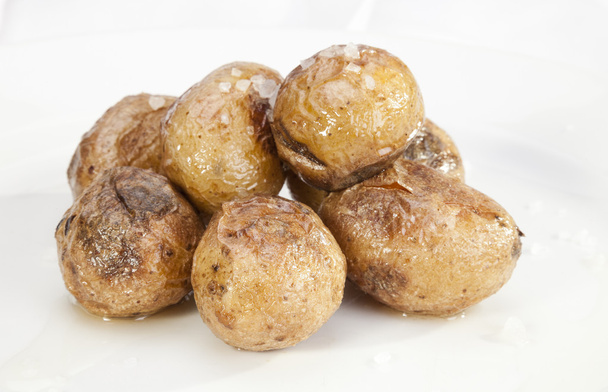 Pommes de terre entières cuites avec peau
 - Photo, image