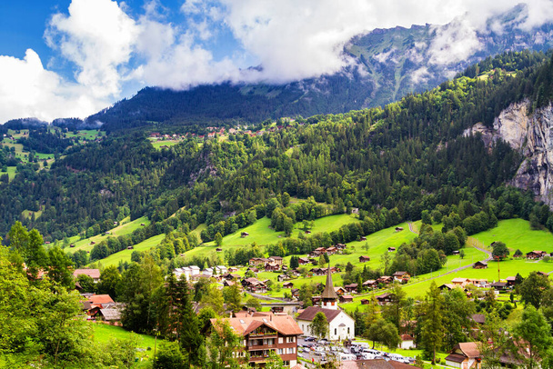Valle de Lauterbrunnen en Suiza - Foto, Imagen