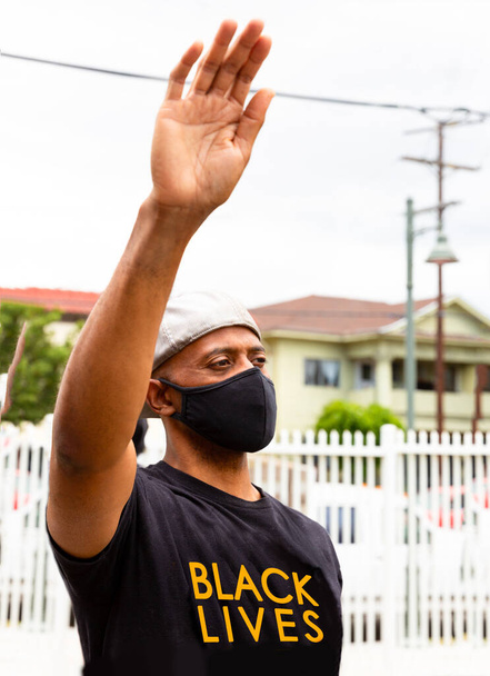 Hombre negro en protesta de Black Lives Matter
 - Foto, Imagen
