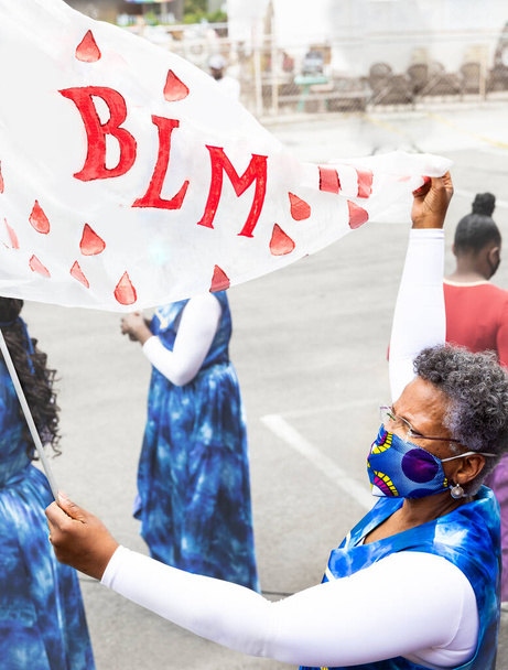 Zwarte demonstrant bij Black Lives Rally met Sign - Foto, afbeelding