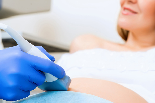 Hands and abdominal ultrasound scanner - Zdjęcie, obraz