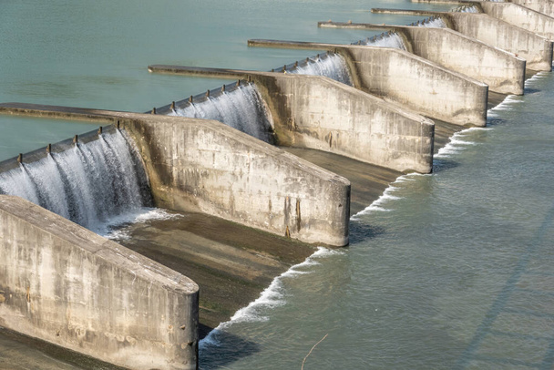 台湾の昼間の小さなダム - 写真・画像