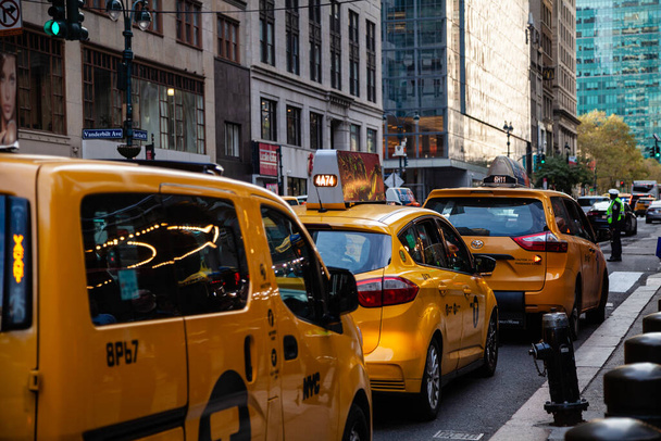 Os táxis amarelos de Nova Iorque
 - Foto, Imagem