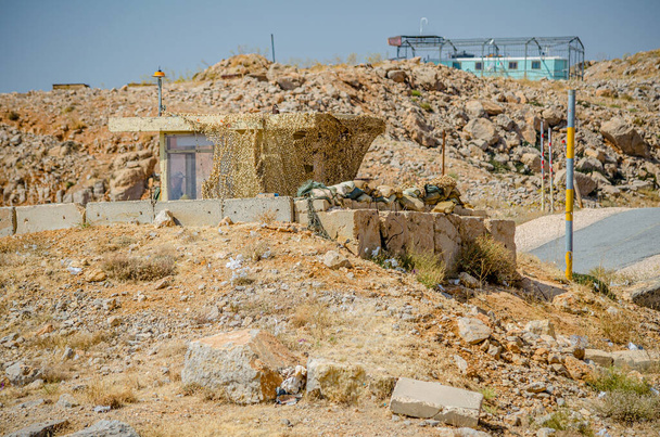 Zakamuflowany punkt obserwacyjny IDF na górze Hermon, Izrael - Zdjęcie, obraz