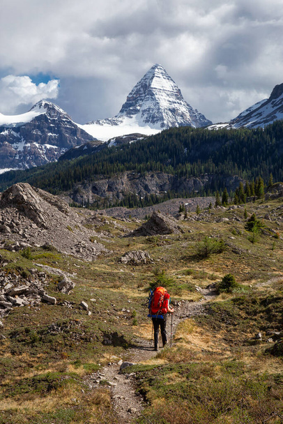 Adventure Backpacking in the Iconic Mt Assiniboine Provincial Park near Banff - Фото, изображение