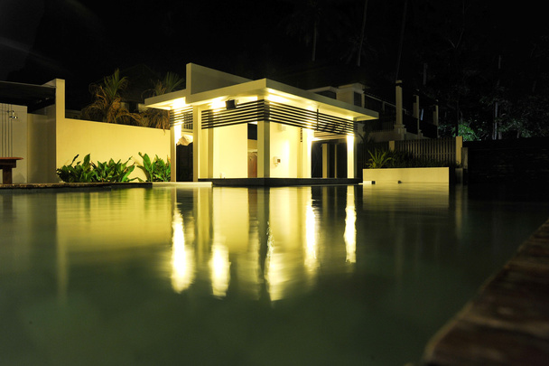 Casa de la piscina
 - Foto, Imagen