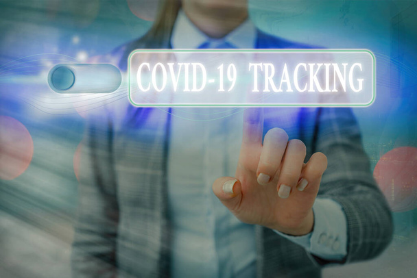 Κείμενο γραφής λέξεων Covid 19 Tracking. Επιχειρηματική ιδέα για τη Διακριτική διαδικασία των πιθανών μολυσμένων ατόμων Graphics λουκέτο για web σύστημα εφαρμογής ασφάλειας πληροφοριών. - Φωτογραφία, εικόνα