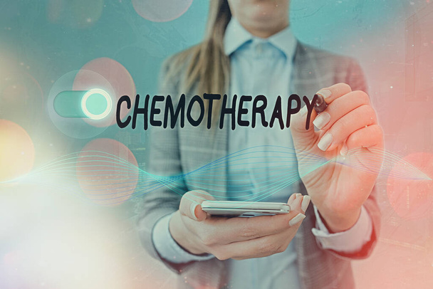 Käsiala tekstiä kirjallisesti kemoterapiaa. Käsitteellä tarkoitetaan sairauksien hoitoa kemiallisten aineiden käytöllä Grafiikan riippulukko web-tietoturvasovellusjärjestelmässä. - Valokuva, kuva