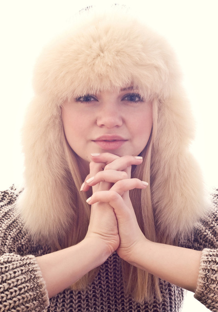 Teen girl in furry hat - Foto, imagen
