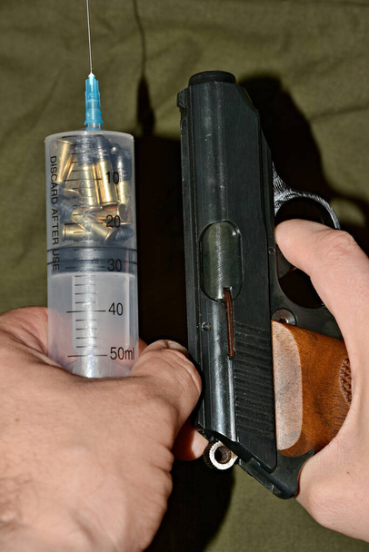Картриджный шприц и пистолет
 - Фото, изображение