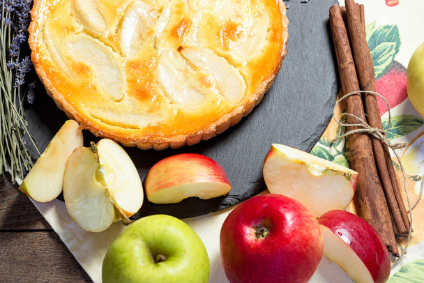 Delicious dessert, apple pie closeup, delicious treat for pleasure - Foto, afbeelding