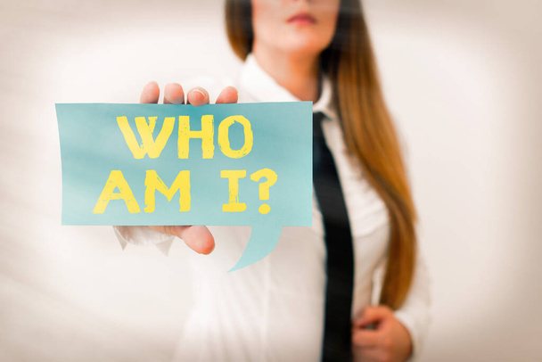 Writing note showing Who Am I Question. Business photo showcasing asking about selfidentity or an individualal purpose in life Displaying different color mock up notes for emphasizing content. - Photo, Image
