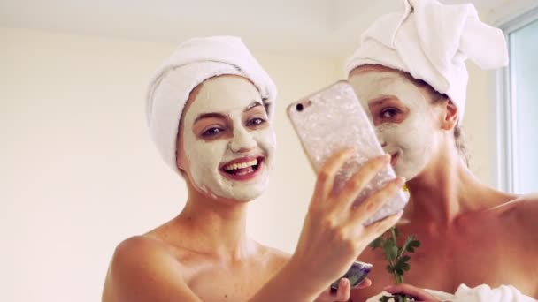 Beautiful woman having a facial treatment at spa. - Footage, Video