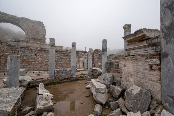 Έφεσος, Σελκούκ Σμύρνη, Τουρκία - Η αρχαία πόλη της Εφές. Μνημείο Παγκόσμιας Κληρονομιάς της UNESCO ήταν ένα αρχαίο ρωμαϊκό κτίριο στις ακτές της Ιωνίας. Οι περισσότεροι επισκέφθηκαν την αρχαία πόλη στην Τουρκία - Φωτογραφία, εικόνα