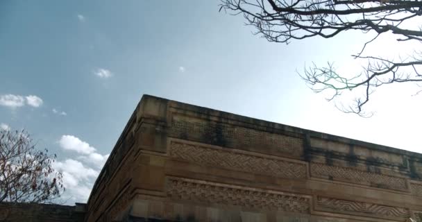 Antike archäologische Mitla-Stätte Säulenhalle Außen - Filmmaterial, Video