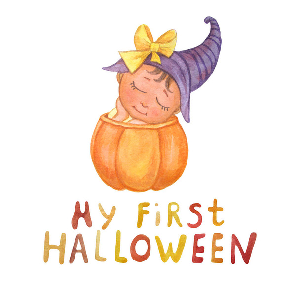 Мой первый Хэллоуин. Симпатичная иллюстрация маленького ребенка, который сидит в тыкве с закрытыми глазами и в фиолетовой колпаке ведьмы. Ниже приведен текст. Акварель. Вертикальный баннер
 - Фото, изображение