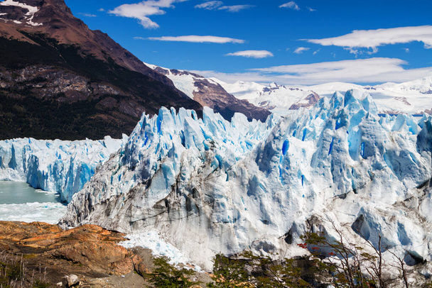 Perito Moreno παγετώνας στην Παταγονία, Αργεντινή. Εθνικό Πάρκο Λος Γκλασιάρες στην επαρχία Σάντα Κρουζ της Αργεντινής. Είναι ένα από τα πιο σημαντικά τουριστικά αξιοθέατα της Αργεντινής Παταγονίας - Φωτογραφία, εικόνα