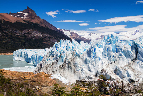 Perito Morenon jäätikkö Patagoniassa, Argentiinassa. Los Glaciaresin kansallispuisto Santa Cruzin maakunnassa, Argentiinassa. Se on yksi tärkeimmistä nähtävyyksistä Argentiinan Patagonia - Valokuva, kuva