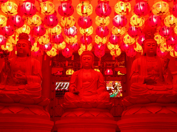 3 つの中国の寺院。紙灯籠は、e を着色します。 - 写真・画像